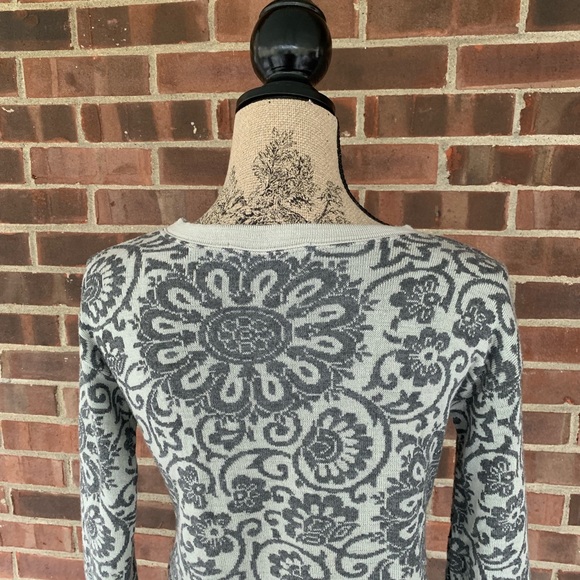 Cotton Emporium floral cropped sweatshirt - Picture 5 of 8